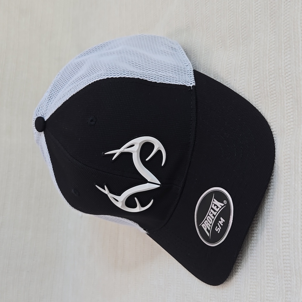 Realtree, Size S/M And L/XL, Pro-flex Black And White Hat